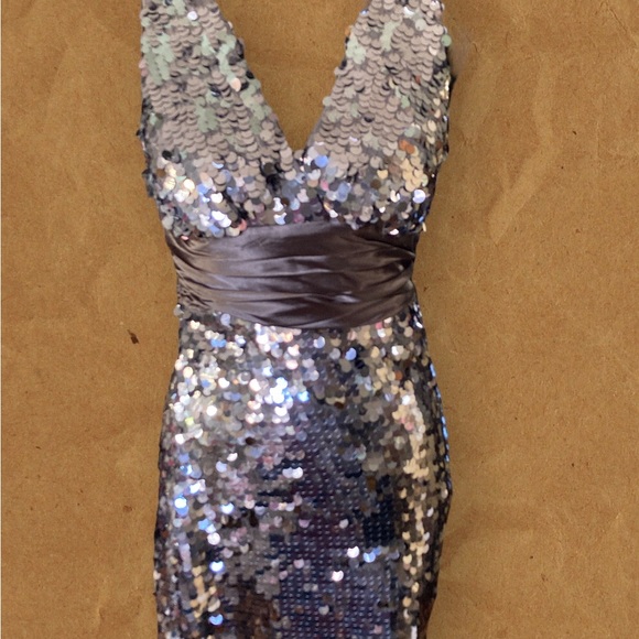 NWT gunmetal colored sequin short party dress - Picture 3 of 4